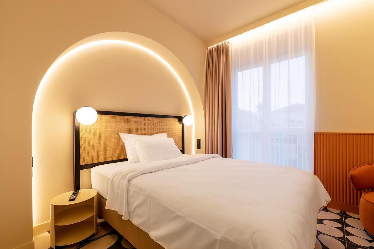 Hotel Grand Koper Bagian luar foto