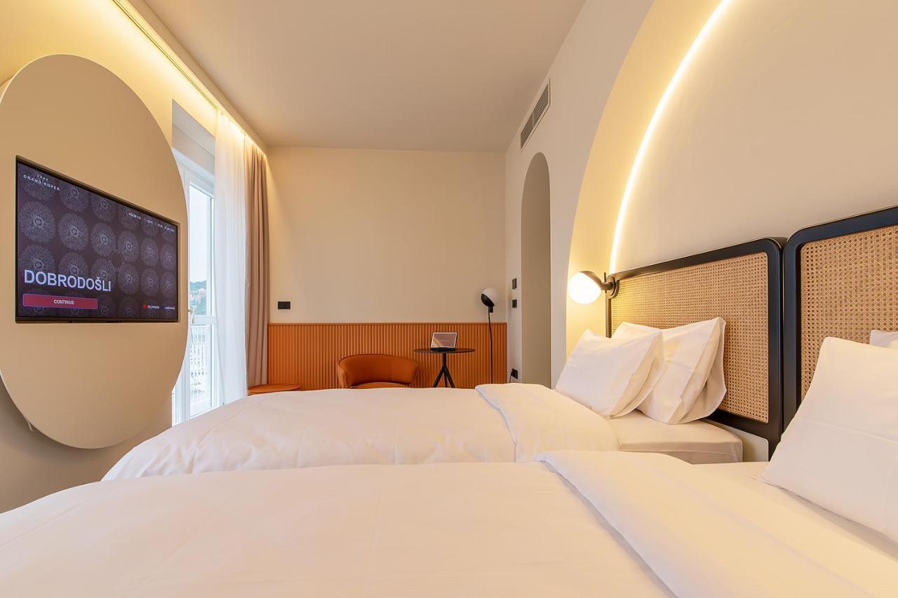 Hotel Grand Koper Bagian luar foto
