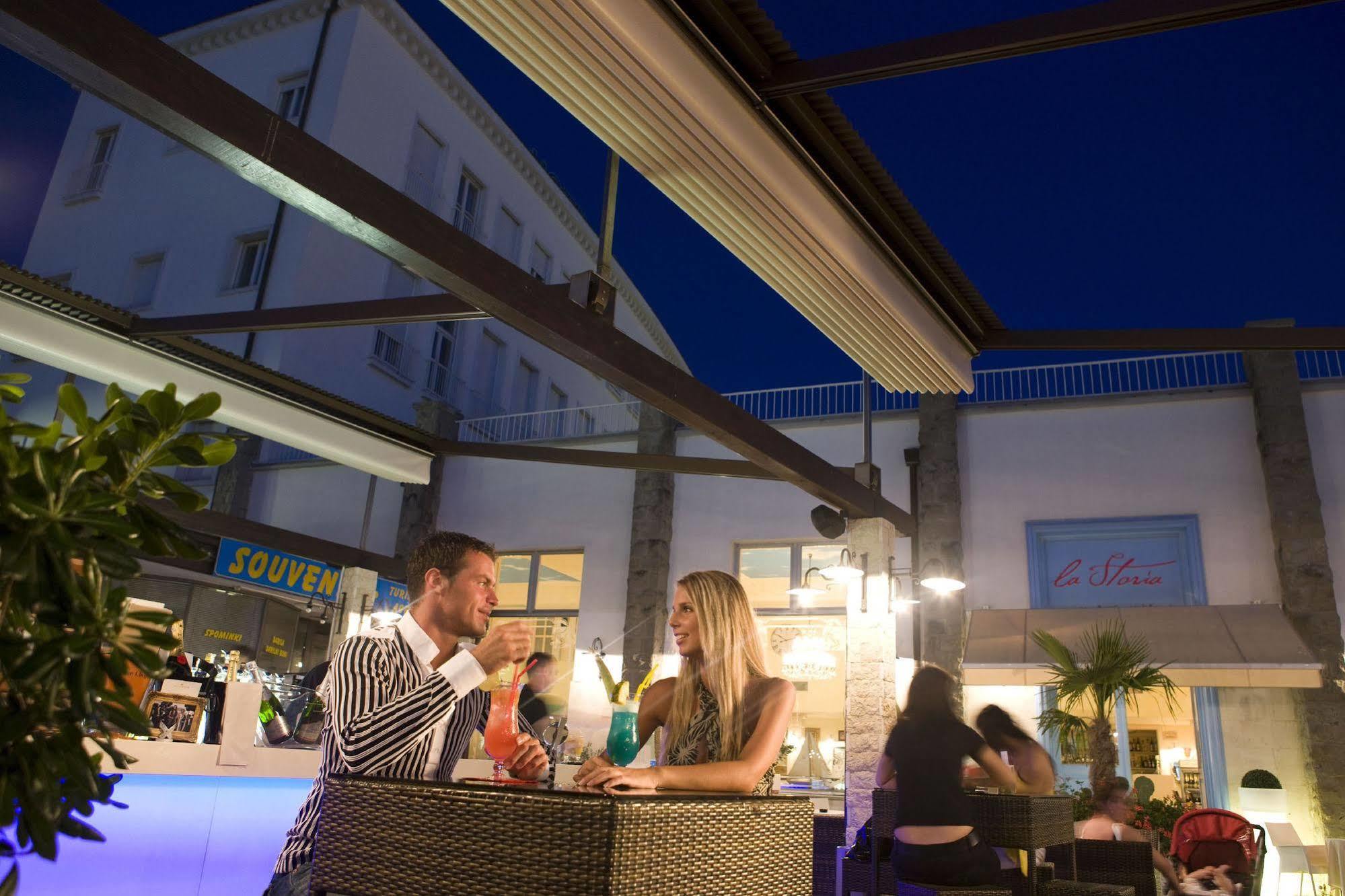 Hotel Grand Koper Bagian luar foto